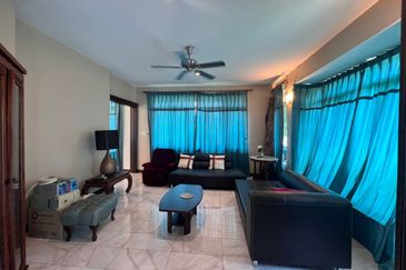 2 storey bungalow Pinggir Embun Pagi