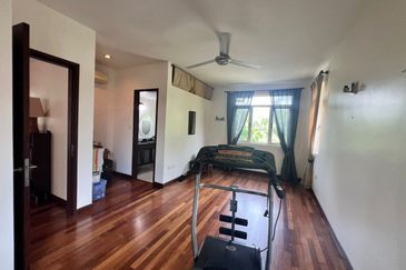 2 storey bungalow Pinggir Embun Pagi