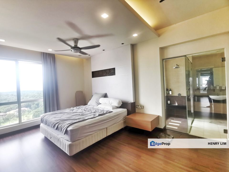 Corner Golf View Unit, Selangor, Tropicana