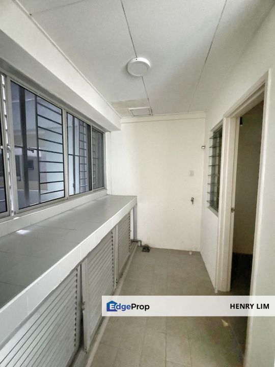 End Lot Golf View with 2 car parks, Selangor, Tropicana