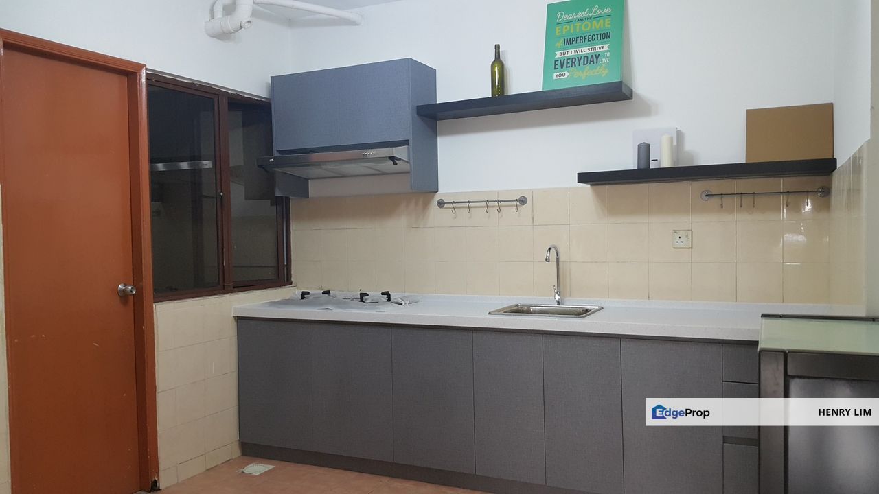 3 bedrooms walking distance to MRT, Selangor, Sunway Damansara