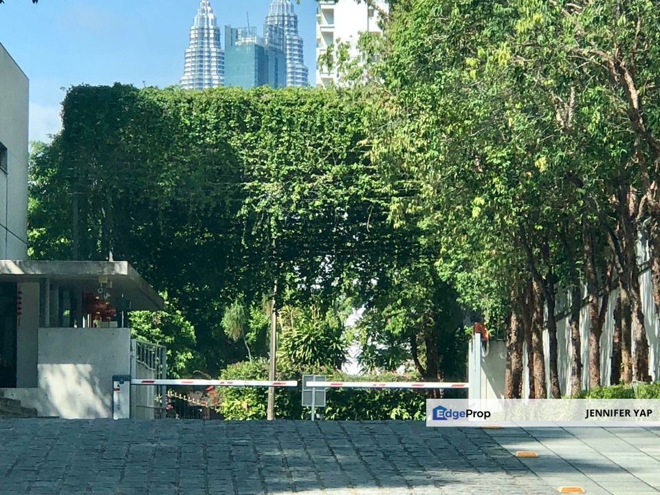 Iringan Hijau, a lush greenery home in KL City, Kuala Lumpur, Taman U-Thant