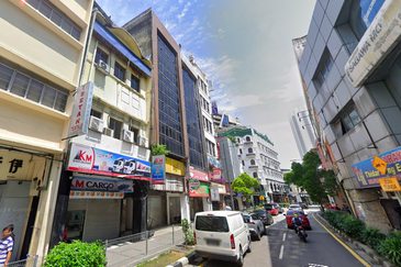 Freehold  6-Storey Shop in China Town area