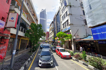 Freehold  6-Storey Shop in China Town area