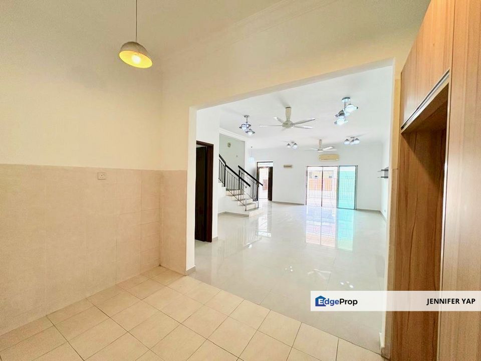 Space and Comfort Home for the Modern Family in Sutera Damansara, Petaling Jaya, Selangor, Damansara Damai