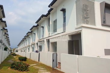 Parkfield Residences, Tropicana Heights