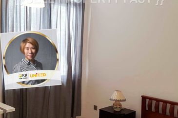 Summerglades, Perdana Lakeview West