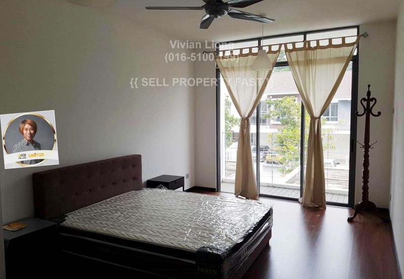 Summerglades, Perdana Lakeview West