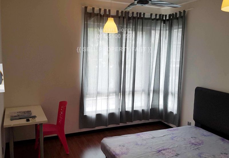 Summerglades, Perdana Lakeview West