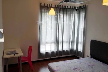 Summerglades, Perdana Lakeview West