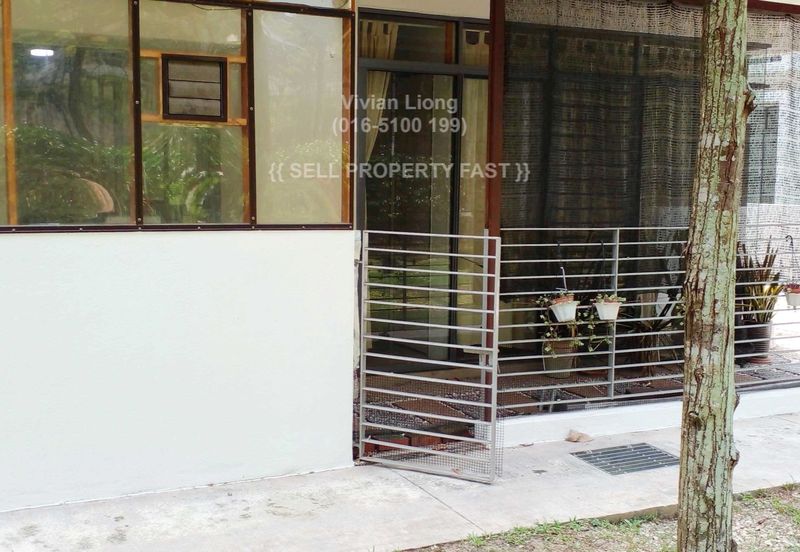 Summerglades, Perdana Lakeview West