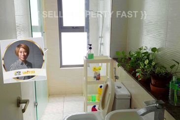 Summerglades, Perdana Lakeview West