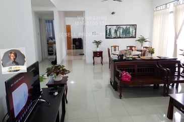 Summerglades, Perdana Lakeview West