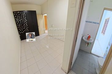 2sty House Taman SERI EMAS, Sungai Chua, Kajang (Renovated, Facing OPEN, Can Park 3~4 cars)