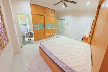 2sty House Taman SERI EMAS, Sungai Chua, Kajang (Renovated, Facing OPEN, Can Park 3~4 cars)