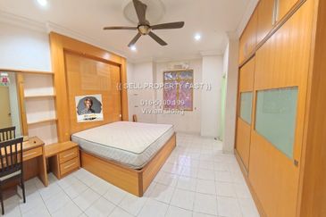 2sty House Taman SERI EMAS, Sungai Chua, Kajang (Renovated, Facing OPEN, Can Park 3~4 cars)