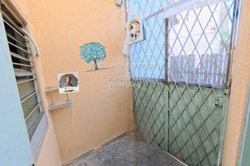 2sty House Taman SERI EMAS, Sungai Chua, Kajang (Renovated, Facing OPEN, Can Park 3~4 cars)