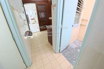 2sty House Taman SERI EMAS, Sungai Chua, Kajang (Renovated, Facing OPEN, Can Park 3~4 cars)