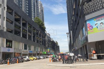  Ground Floor (2368sf, Double Ceiling) Shoplots @ CERRADO Suites, Southville Bangi