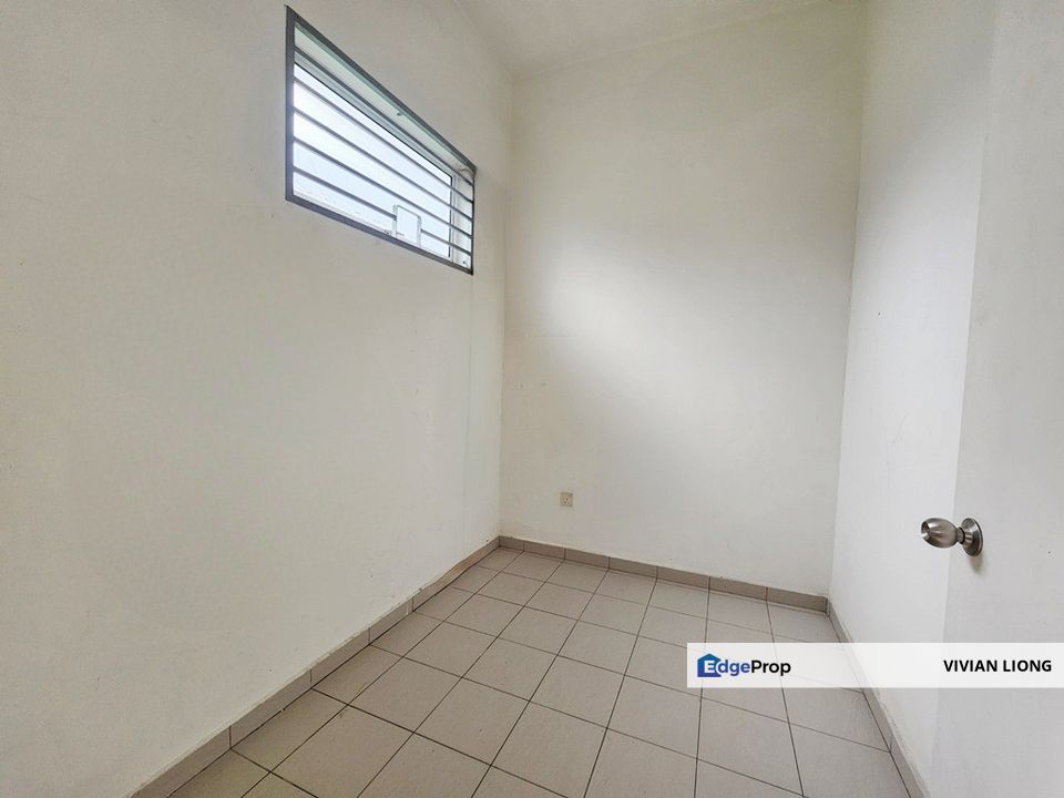(CORNER with Huge Private Garden) 3sty Superlink (38x100sf) Tmn Nadayu 92, Kajang 2, Selangor, Semenyih