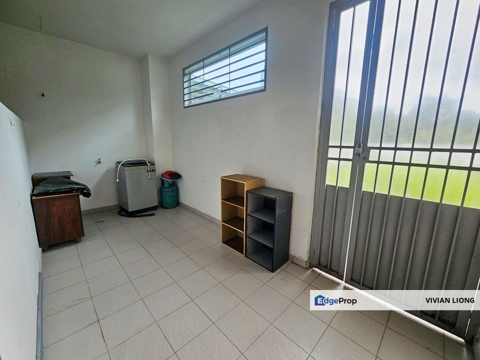 (CORNER with Huge Private Garden) 3sty Superlink (38x100sf) Tmn Nadayu 92, Kajang 2, Selangor, Semenyih