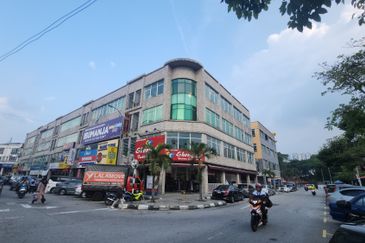 Medan Idaman Business Centre