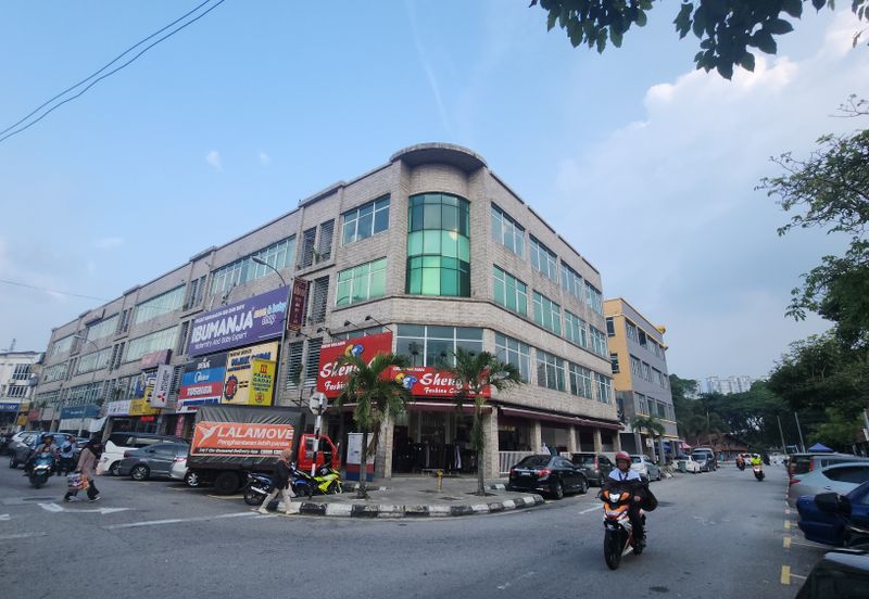 Medan Idaman Business Centre