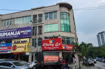 Medan Idaman Business Centre