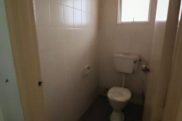 Medan Idaman Business Centre