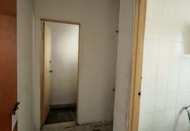 Medan Idaman Business Centre