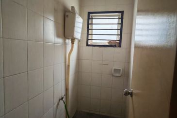 Medan Idaman Business Centre