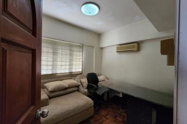 Anjung Hijau (Greenfield Apartment)