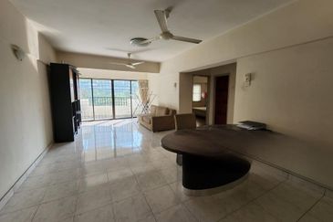 Anjung Hijau (Greenfield Apartment)