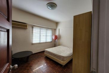 Anjung Hijau (Greenfield Apartment)