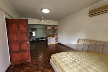 Anjung Hijau (Greenfield Apartment)