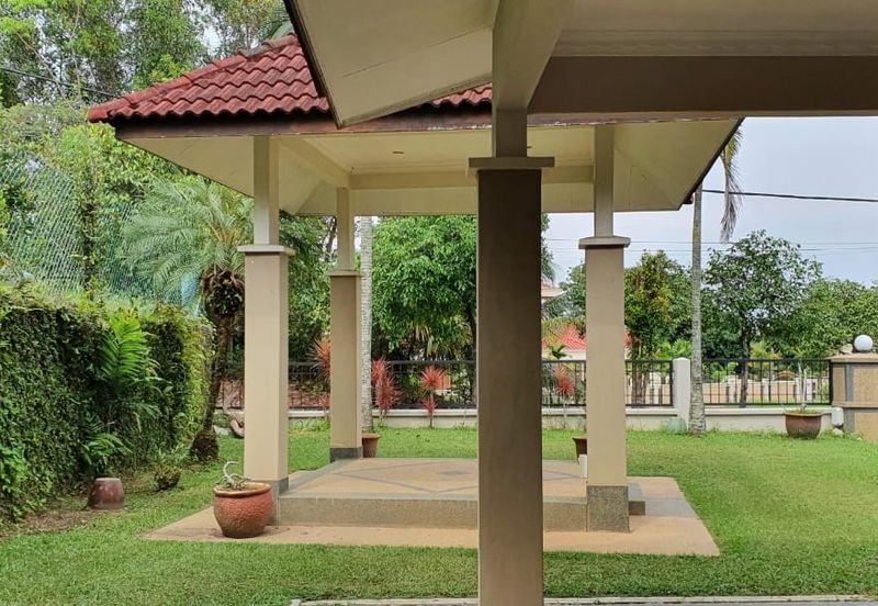 Persiaran Puncak Alam 1 