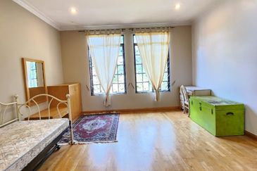 Persiaran Puncak Alam 1 