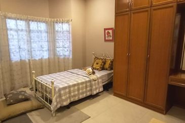 Persiaran Puncak Alam 1 