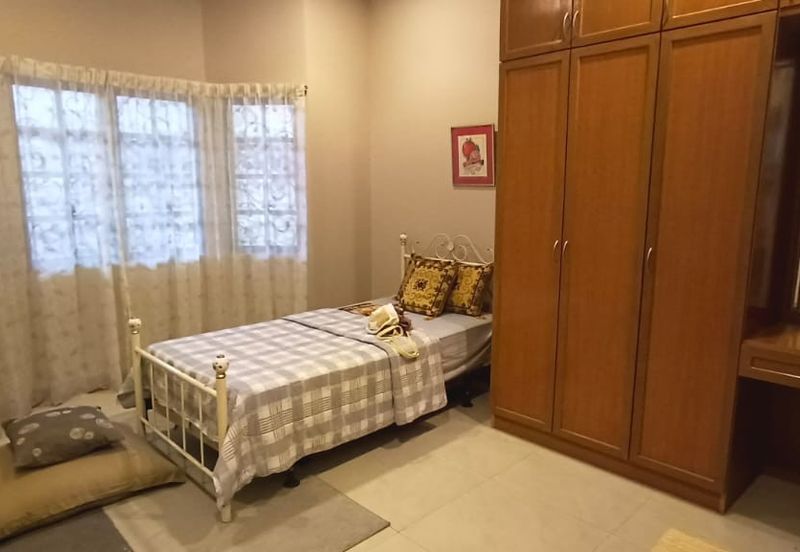 Persiaran Puncak Alam 1 