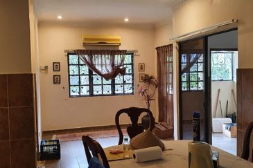 Persiaran Puncak Alam 1 