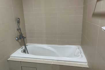 Royal Regent Sri Putramas III