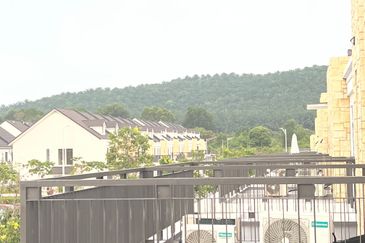 Monet Springtime @ Sunsuria City