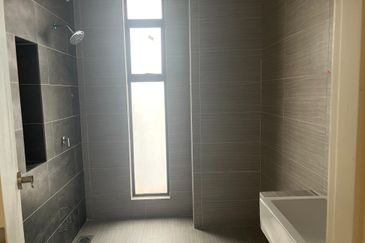 Monet Springtime @ Sunsuria City