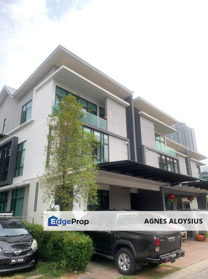 🏡3 storey semi detached, The Park, Seri Kembangan, Selangor for Sale , Selangor, Seri Kembangan