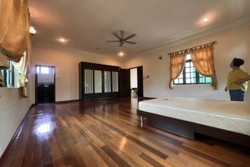 Jalan Warisan Setia 5/9