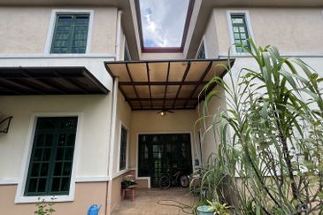 Jalan Warisan Setia 5/9