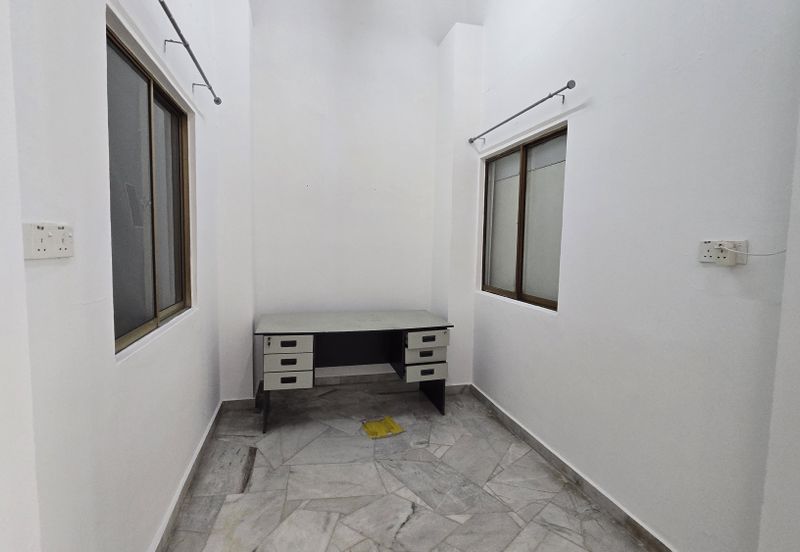 Jalan Bandar Kinrara 3/1B