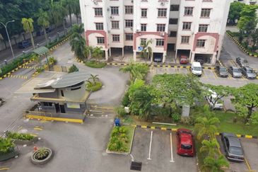 Subang Perdana Goodyear Court 10