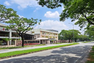 Link Factory 1.5 storey for RENT @ Puchong.