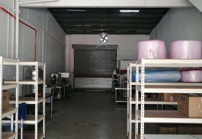 Terrace factory for rent @ Taman Perindustrian Puchong, Puchong.